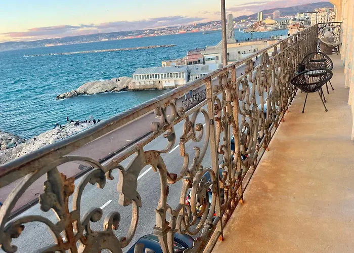 Appartement Sur La Corniche Kennedy Face A La Mer